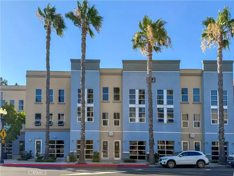 909 E Santa Ana BLVD, Santa Ana, CA 92701