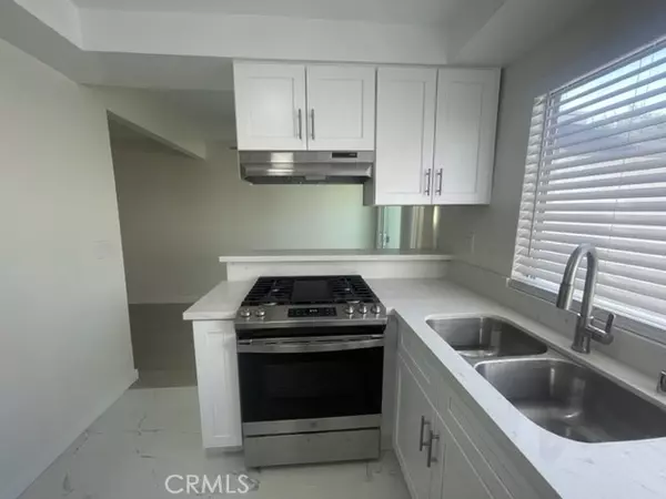 Huntington Beach, CA 92647,17061 Grove #C