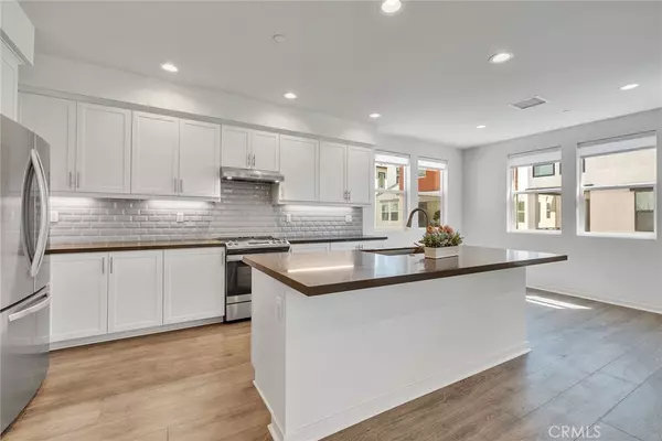 Irvine, CA 92618,104 Tenor