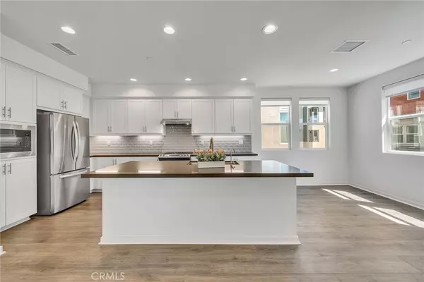Irvine, CA 92618,104 Tenor