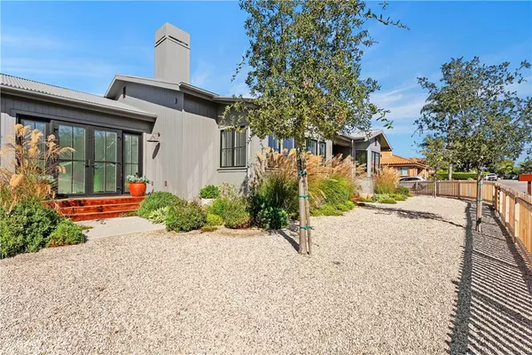 Newport Beach, CA 92663,337 Holmwood DR