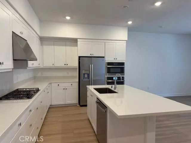 425 Mulligan, Irvine, CA 92618