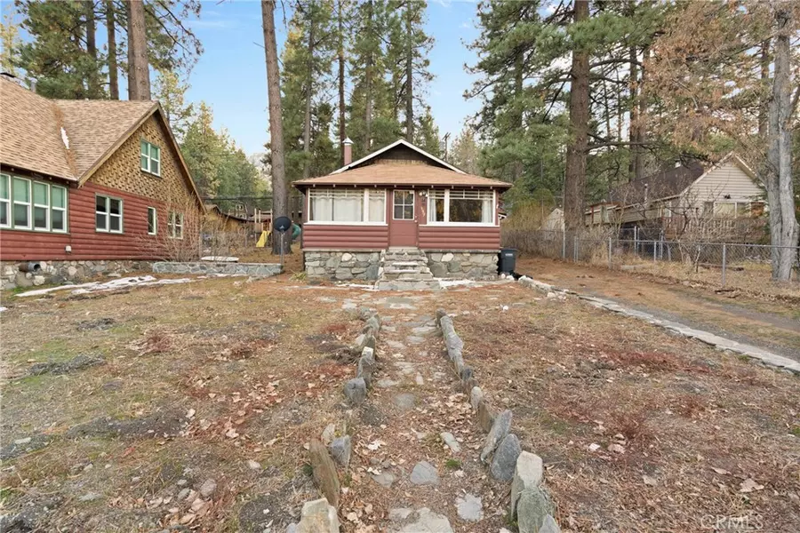 1149 Apple AVE, Wrightwood, CA 92397