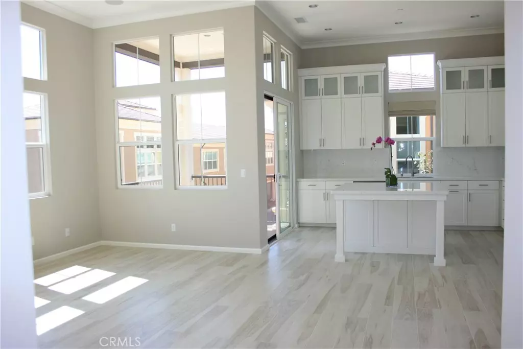 Irvine, CA 92602,114 Crescent Moon