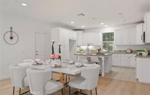 Irvine, CA 92618,217 Wicker