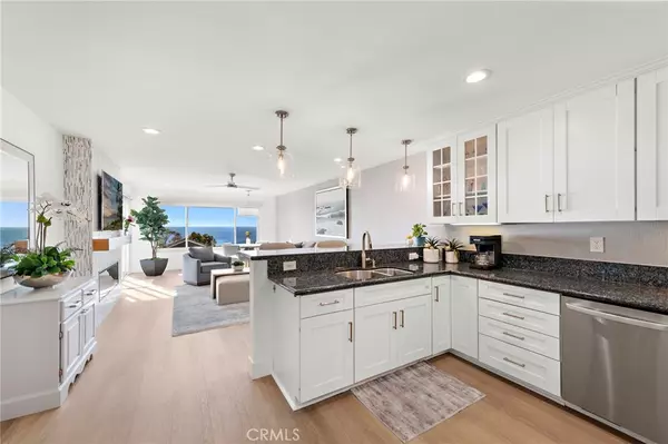 Laguna Beach, CA 92651,240 Moss ST #4