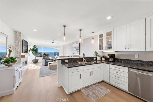 Laguna Beach, CA 92651,240 Moss ST #4