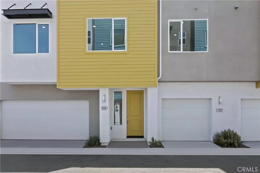 1661 W Broadway LN, Anaheim, CA 92801