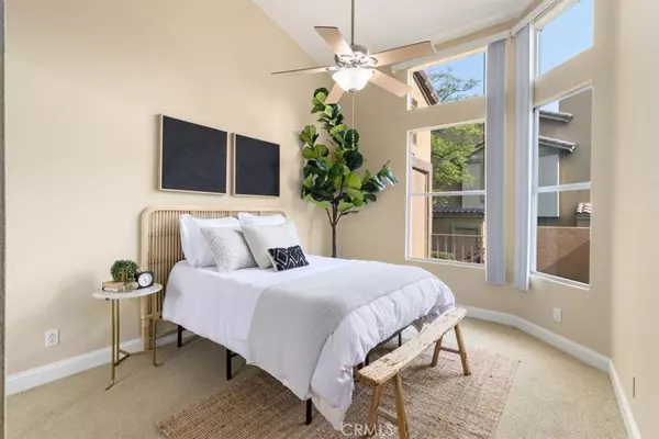 Lake Forest, CA 92610,19431 Rue De Valore #1G