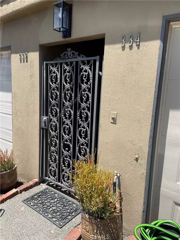 Laguna Beach, CA 92651,332 Bluebird Canyon DR