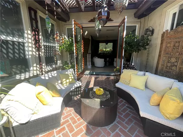 Irvine, CA 92602,20 Saintsbury