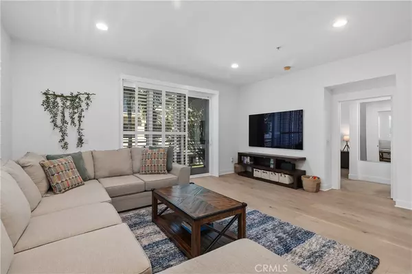 Long Beach, CA 90802,300 E 4th ST #205