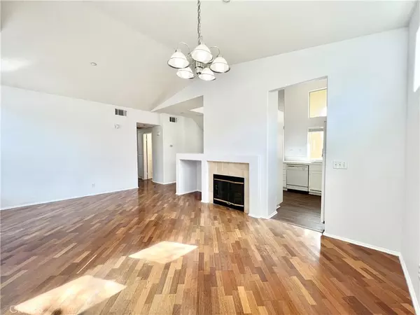 Irvine, CA 92618,1307 Elmhurst
