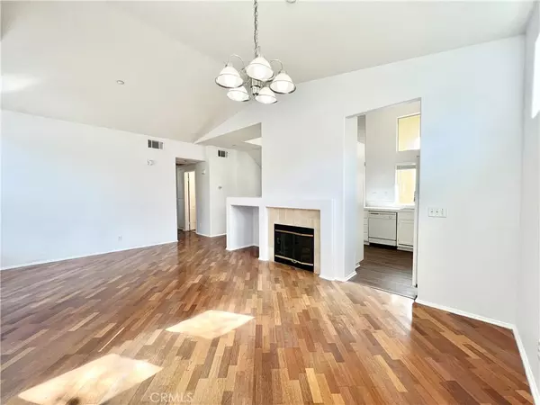 Irvine, CA 92618,1307 Elmhurst