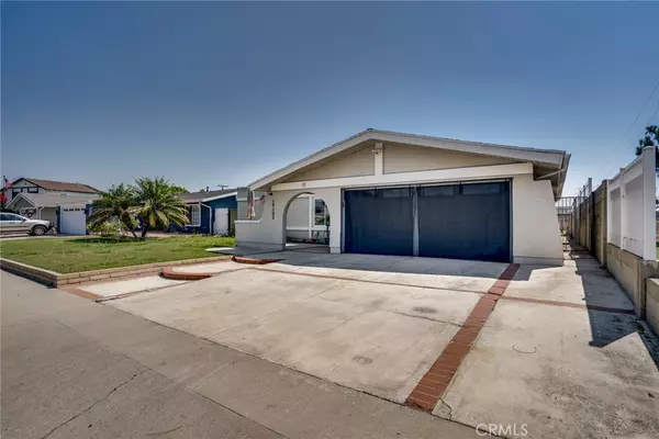 Huntington Beach, CA 92646,19202 Hickory LN
