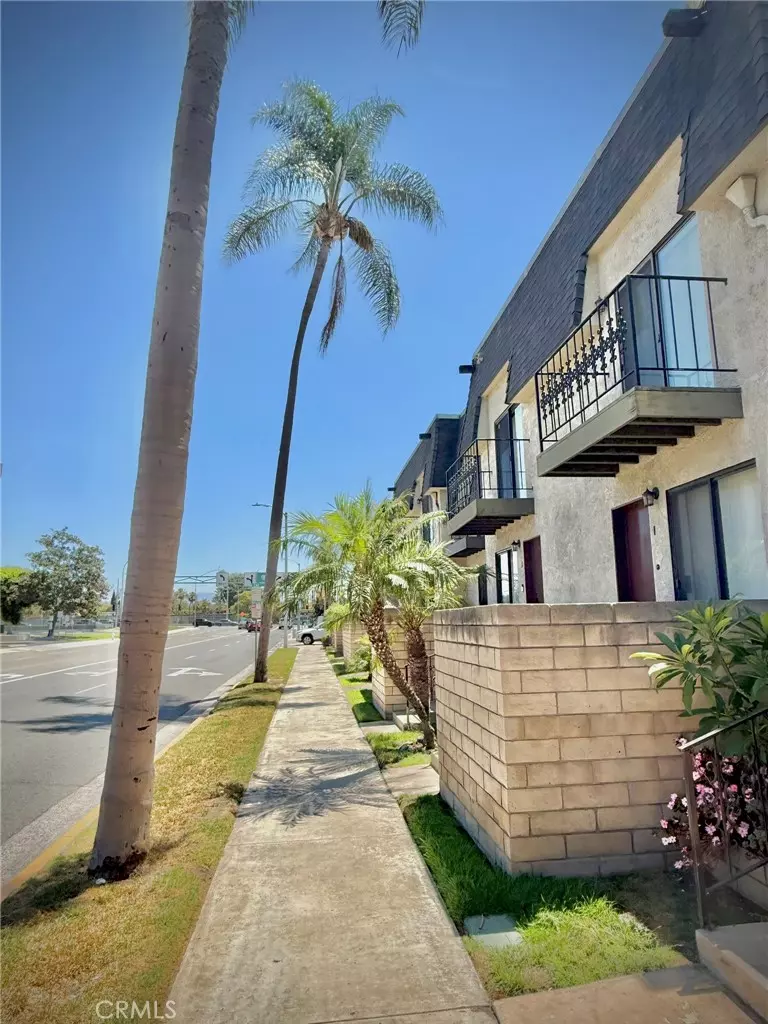 Santa Ana, CA 92706,2229 N Broadway #I