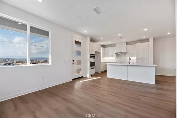 Valencia, CA 91381,27323 Maverick PL