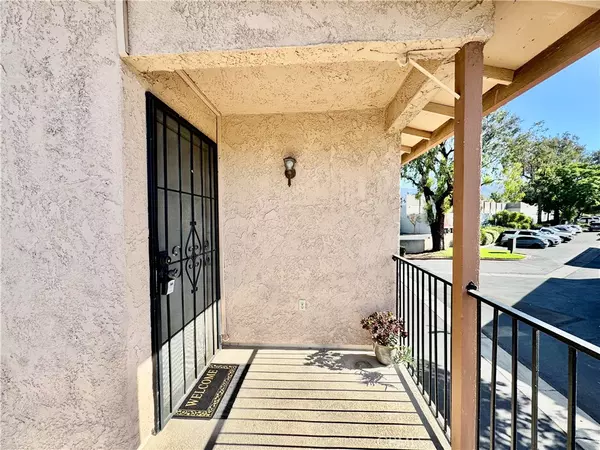 Corona, CA 92882,1382 Via Santiago #D