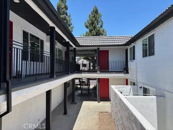 Santa Ana, CA 92701,120 E Pine ST