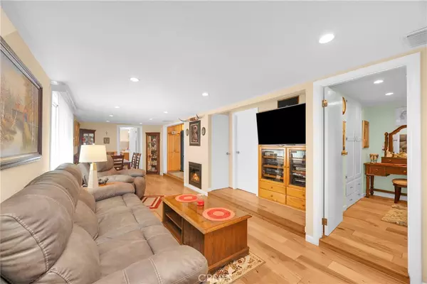 Chatsworth, CA 91311,21500 Lassen St. #193