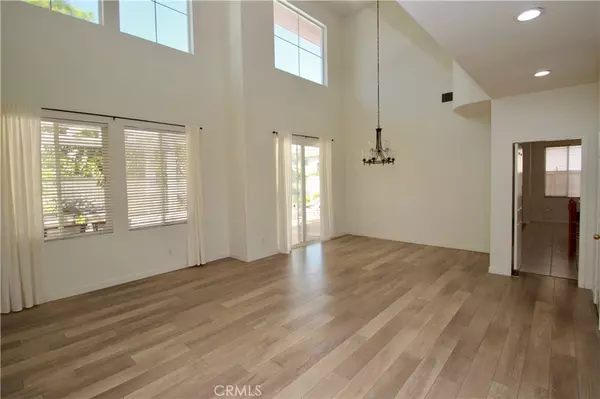 Irvine, CA 92606,19 Benavente