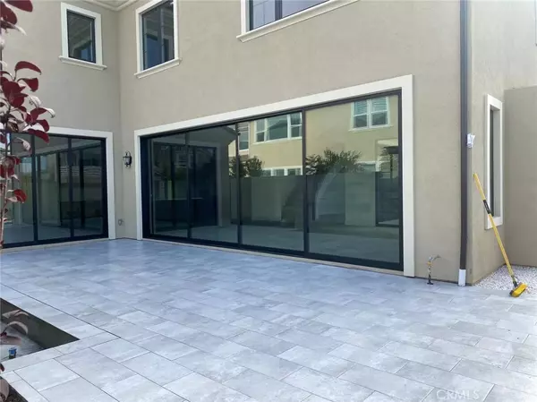 Irvine, CA 92618,130 INTERSTELLA