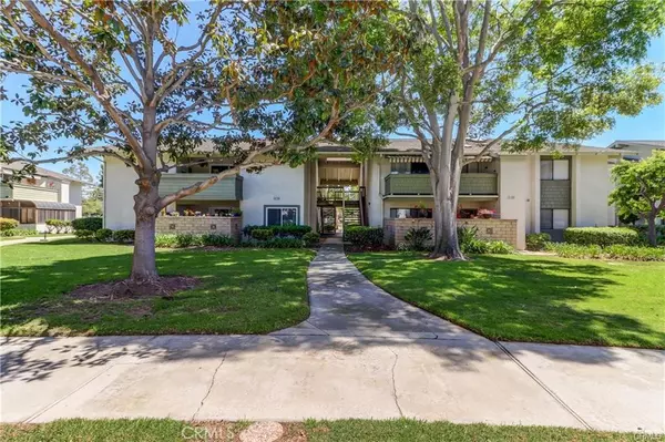 8633 Portola CT #16B, Huntington Beach, CA 92646