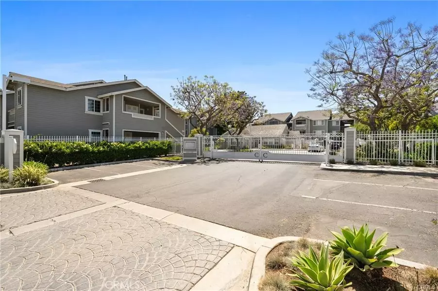 3500 S Greenville ST #G1, Santa Ana, CA 92704