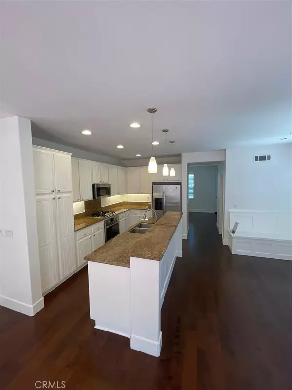 Huntington Beach, CA 92649,5176 Acorn DR