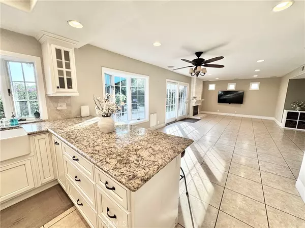 Lake Forest, CA 92630,24622 Via Tequila