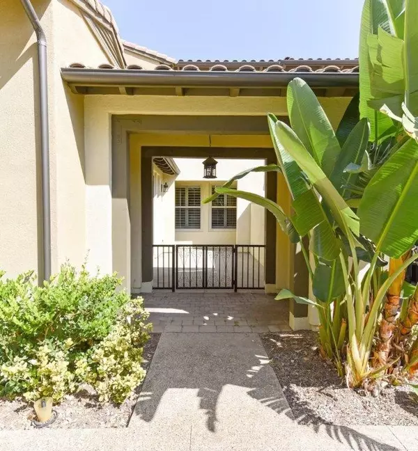 127 Regal, Irvine, CA 92620