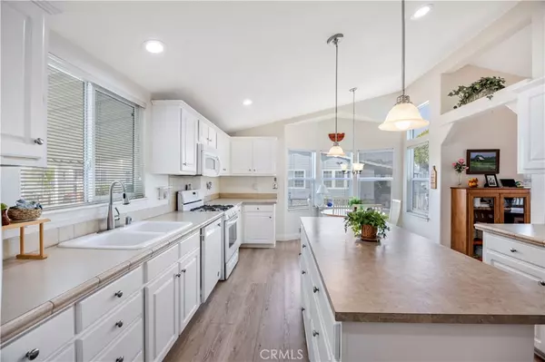 Huntington Beach, CA 92649,16472 Kailua LN