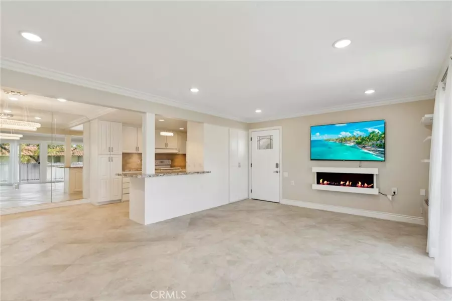 879 Via Mendoza #B, Laguna Woods, CA 92637
