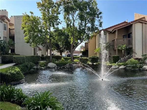 4831 Lago DR #102, Huntington Beach, CA 92649
