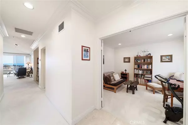 Dana Point, CA 92629,25422 Sea Bluffs DR #307