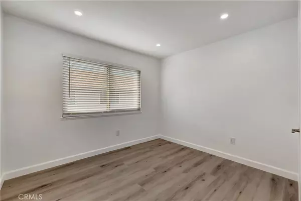 Huntington Beach, CA 92647,6672 Sun DR #B