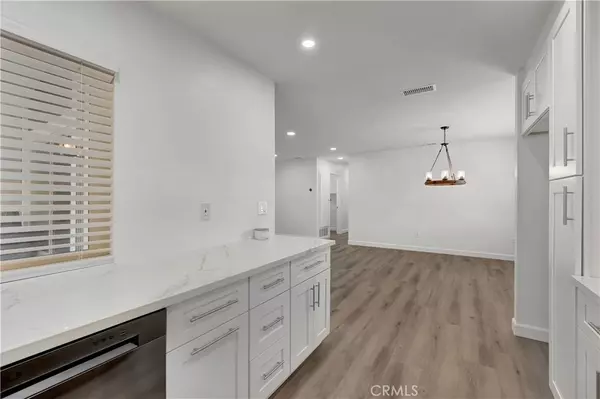 Huntington Beach, CA 92647,6672 Sun DR #B