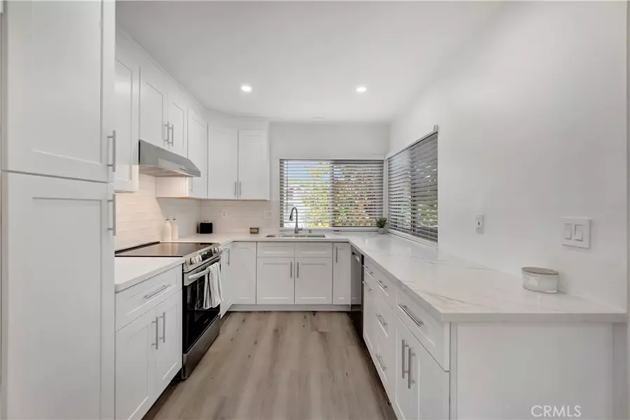 6672 Sun DR #B, Huntington Beach, CA 92647
