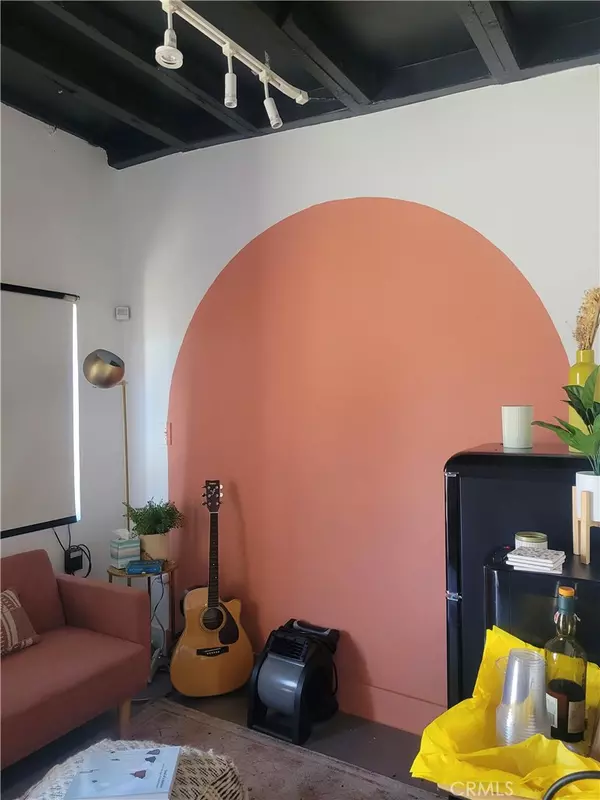 2824 E 10th ST, Long Beach, CA 90804