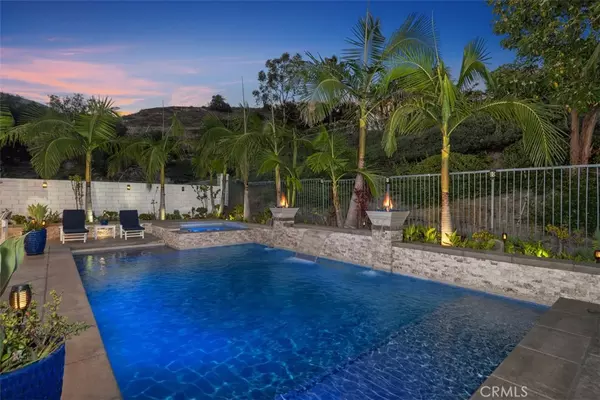 Lake Forest, CA 92610,12 La Perla