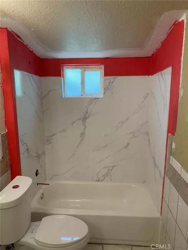 Fontana, CA 92335,9154 Laurel AVE
