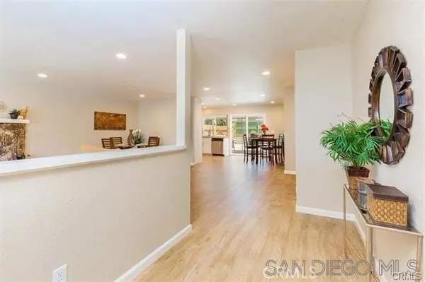San Diego, CA 92126,10233 Royal Ann AVE