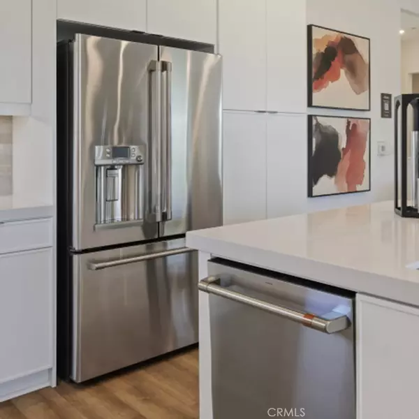 Irvine, CA 92618,450 Loon