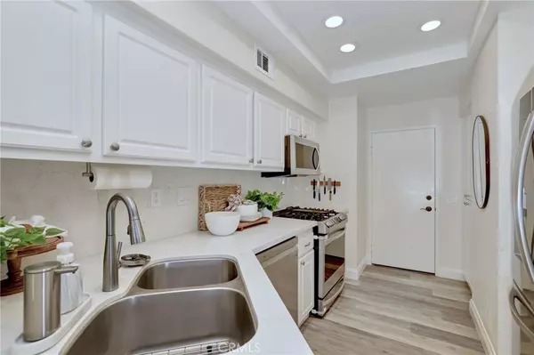 Aliso Viejo, CA 92656,101 Carlsbad LN