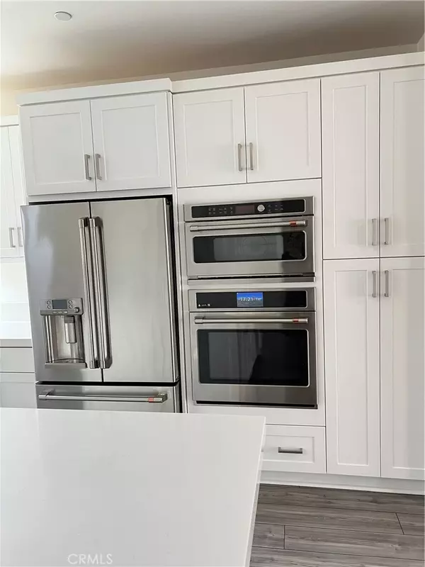 Irvine, CA 92618,124 Sash