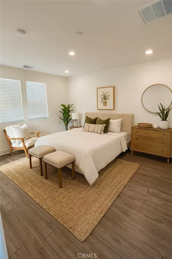 Irvine, CA 92618,124 Sash