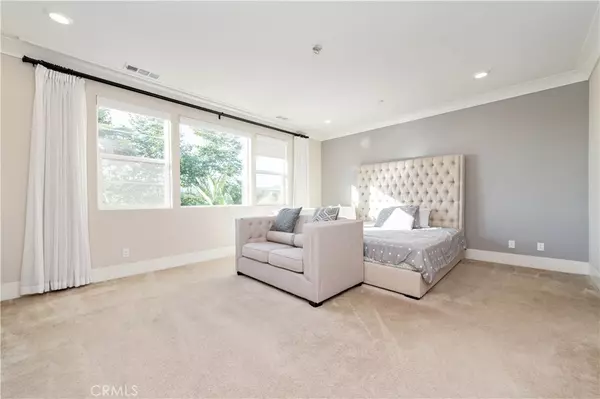 Irvine, CA 92618,86 Bellatrix