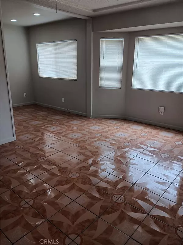 Lynwood, CA 90262,3919 Fernwood AVE