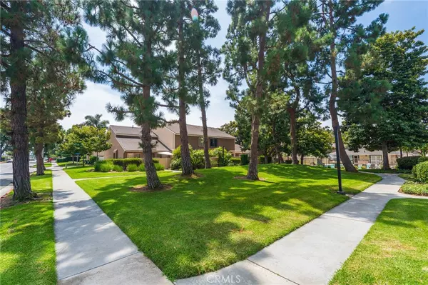 Huntington Beach, CA 92648,7921 Nomad CIR