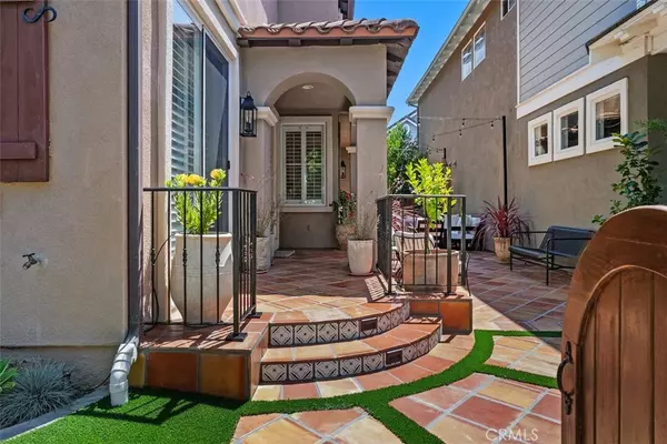Ladera Ranch, CA 92694,6 Paverstone LN
